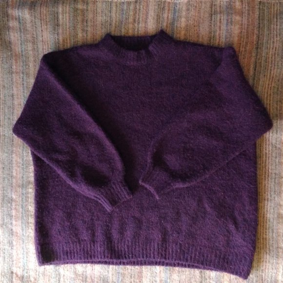 Big Acrylic Purple Sweater in Perfect Condition - Picture 1 of 3